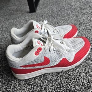 Nike Air Max 1 Flyknit W7.5